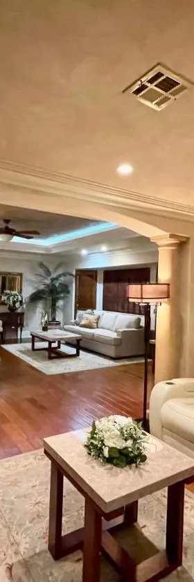 Louisiana Cajun Mansion，位于Youngsville的酒店
