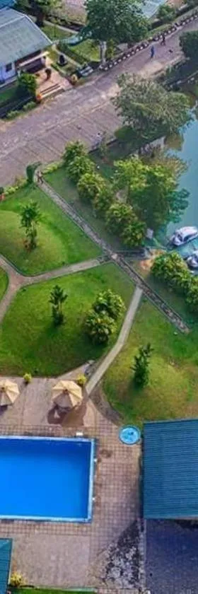 Laya Leisure Resort & Spa，位于Kalawana的酒店
