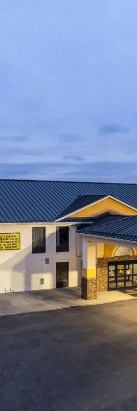Super 8 by Wyndham Shepherdsville - Louisville South I65，位于谢泼兹维尔的酒店