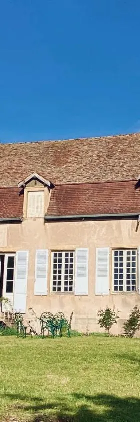 Le brûlon，位于Bourg-le-Comte的酒店