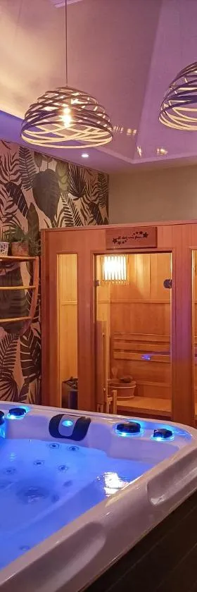 L'Entracte et son spa privatif，位于Esquelbecq的酒店