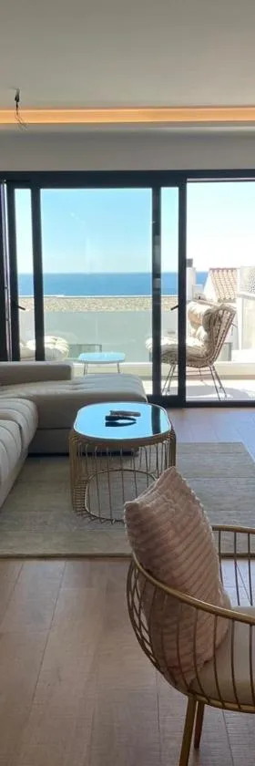Links II 505 Duplex 2bedroom Apartment GOLF Alcaidesa SPAIN，位于阿尔加德萨的酒店