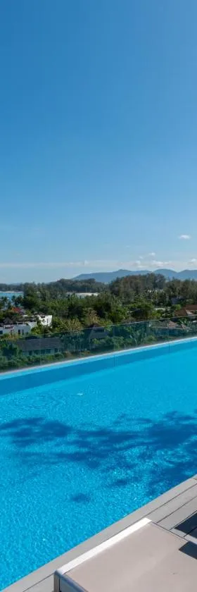 Aristo 2 Phuket by RESAVA，位于苏林海滩的酒店