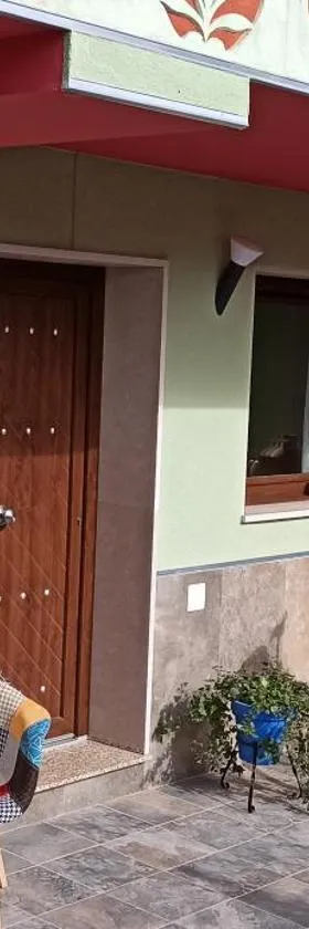 Apartamentos turísticos las 3 Golondrinas，位于佩纳菲尔的酒店