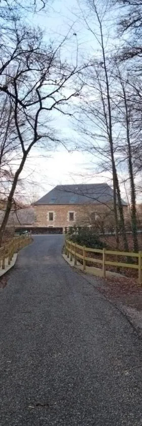 Le Moulin De Bretigneul，位于Saint-Aubin-des-Landes的酒店