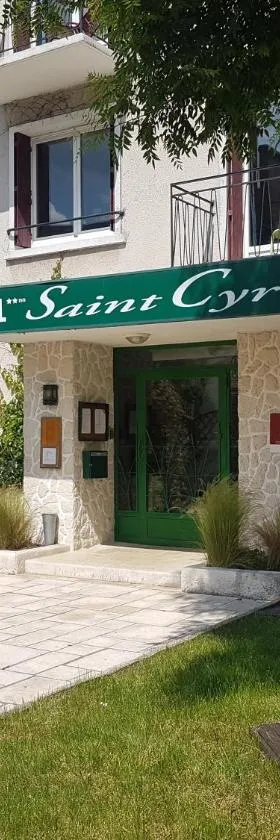 Logis Hôtel Saint Cyr，位于拉法特盛赛尔的酒店
