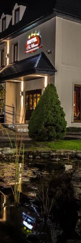 Hotel "Na Uboczu"，位于华沙的酒店