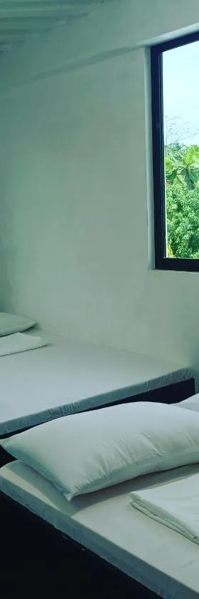 Ludy's 2 Pension House，位于Carles的酒店