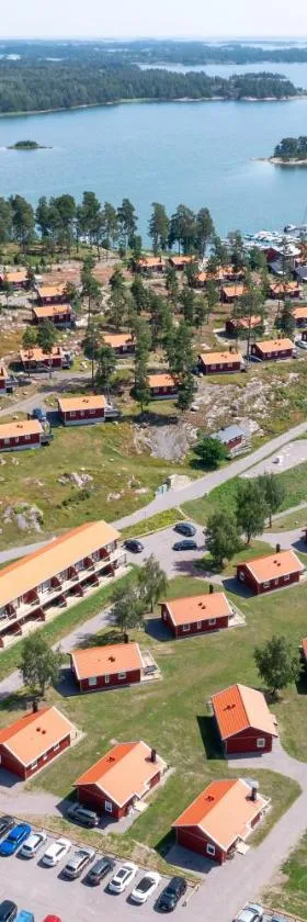 Skärgårdsbyn S:t Anna，位于Mon的酒店
