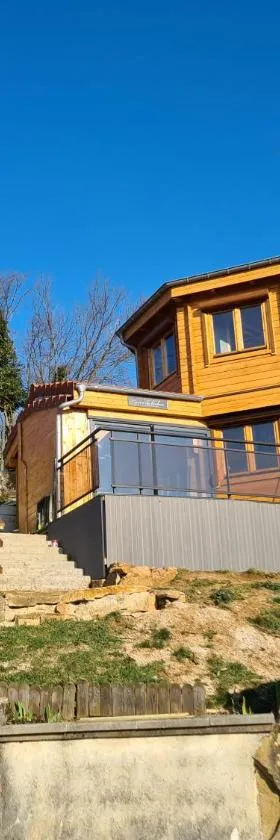 Gite chalet Au Paradis d Eole，位于Villeparois的酒店