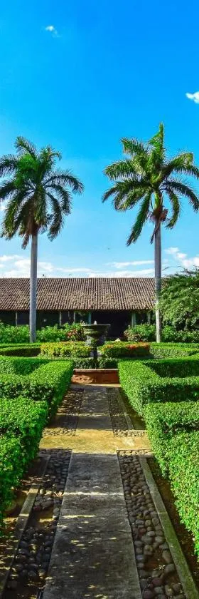 Hotel El Convento Leon Nicaragua，位于莱昂的酒店