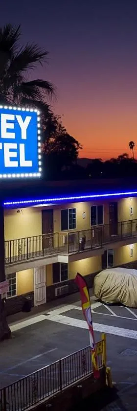 GAREY MOTEL，位于波莫纳的酒店