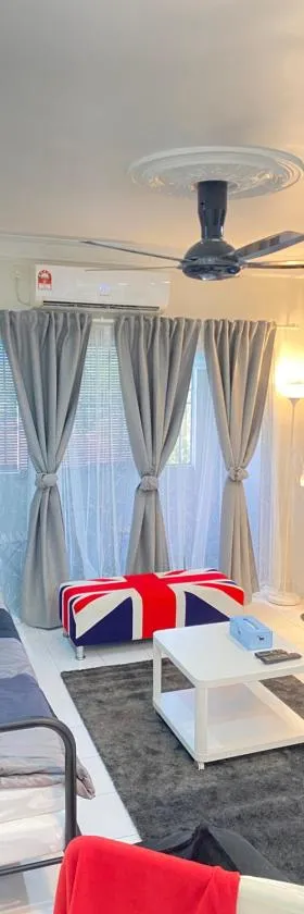 Spanish Villa homestay，位于瑟纳旺的酒店