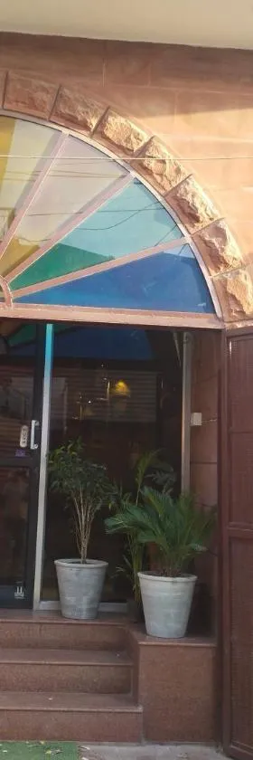 RANGBAARI STAYS & CAFE，位于焦特布尔的酒店