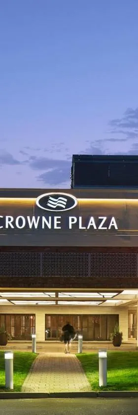 Crowne Plaza Providence-Warwick (Airport) by IHG，位于沃里克的酒店