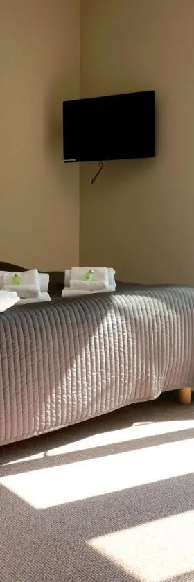 莫德林机场别墅酒店，位于马佐夫舍地区新庄园的酒店