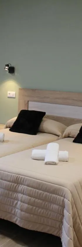 Pensión Albergue O Pedregal，位于Lourenzá的酒店
