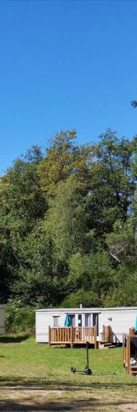 Camping Les Roussilles，位于Saint-Sylvestre的酒店