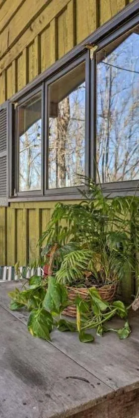 Studio Apartment with Kitchen VERY close to WCU - non smoking & no pets，位于西尔瓦的酒店