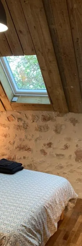 Chambres d hôte à la ferme des Buttons, chambre Iris，位于Rosnay的酒店