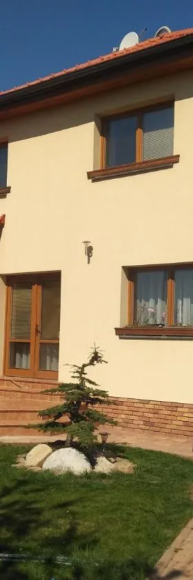DoMo apartment，位于Středokluky的酒店