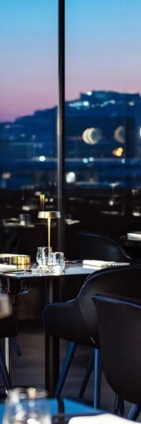 Gold Tower Lifestyle Hotel，位于那不勒斯的酒店
