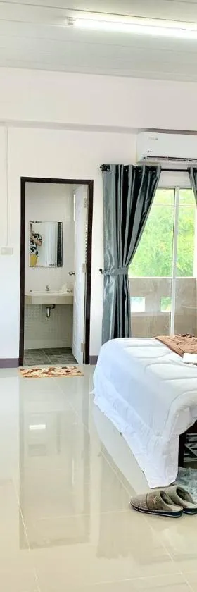 MY HOME Hotel - Phutthamonthon 4 Road, near Mahidol University Salaya，位于Ban Krathum Lom的酒店