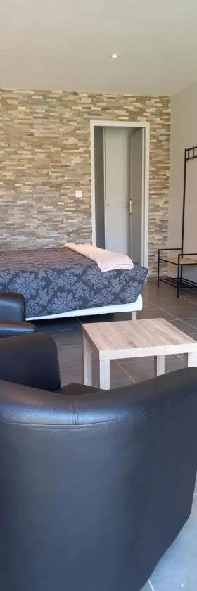 "Le Studio" climatisation Parking Privé Restauration Proche des lacs，位于Montmorency-Beaufort的酒店