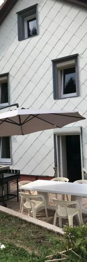 Le Gîte du Petit Béret，位于普兰凡的酒店