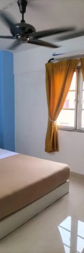 Homestay pangsapuri sutera seberang jaya，位于Kampong Telok的酒店