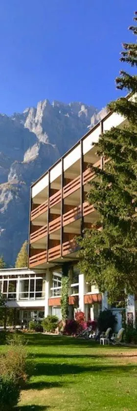 Hotel Regina Terme，位于洛伊克巴德的酒店