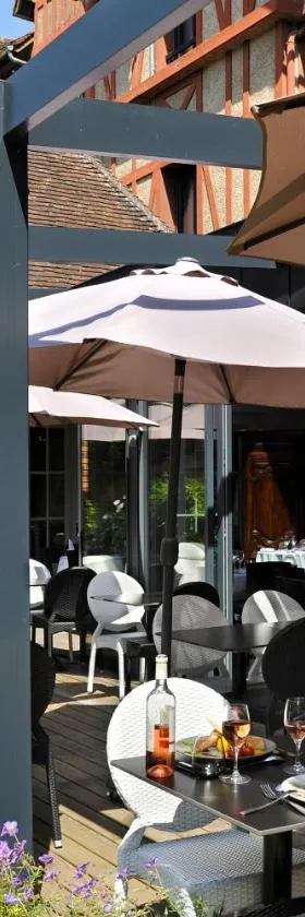 乐圣雅克酒店，位于Cloyes-sur-le-Loir的酒店