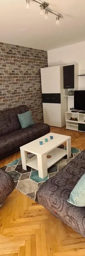 Planinska kuća Koreni，位于Jasikovice的酒店