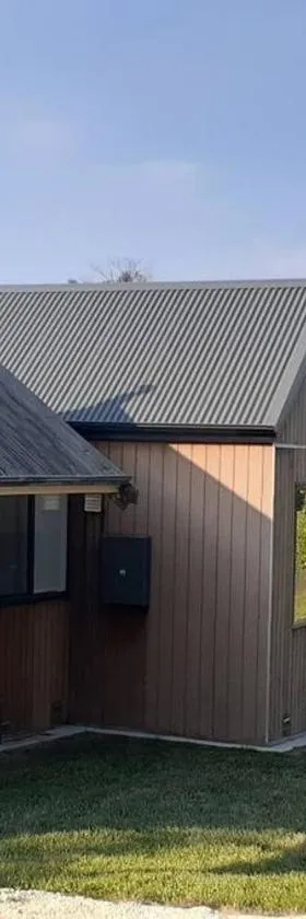 NEST- Luxury Vineyard Accommodation，位于Rowella的酒店