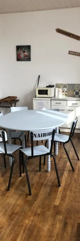 L'école buissonnière，位于Combrand的酒店