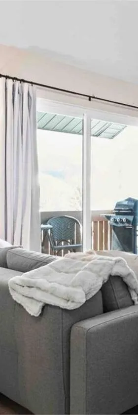 Cozy Top Floor Condo with Mountain Views，位于帕克城的酒店