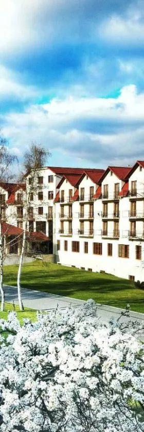 Hotel Nowy Zdrój - Centrum Zdrowia i Wypoczynku，位于波兰尼卡-兹德鲁伊的酒店