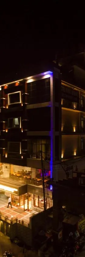 Hotel Kings Regency，位于Drang的酒店