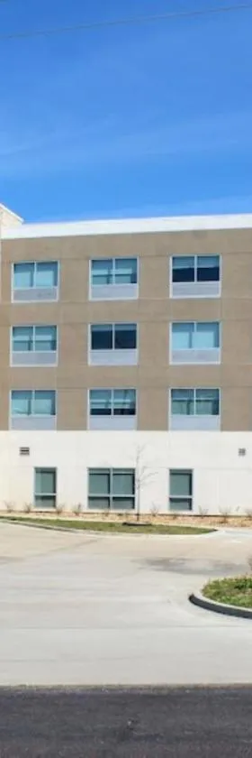 Holiday Inn Express & Suites Warrensburg North by IHG，位于沃伦斯堡的酒店