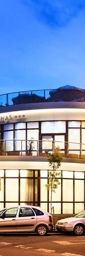 塞尔科蒂尔图德拉巴德纳斯酒店，位于图德拉的酒店