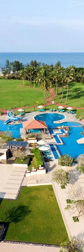 Kenilworth Resort & Spa, Goa，位于Utorda的酒店