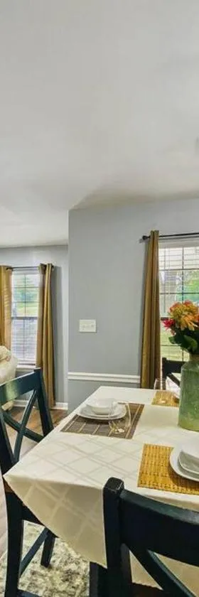 NEW! Luxe Cottage with Big Backyard 10 Mi to Augusta，位于Evans的酒店
