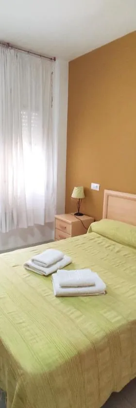 Hostal Neus，位于阿尔卡拉德克西韦尔特的酒店