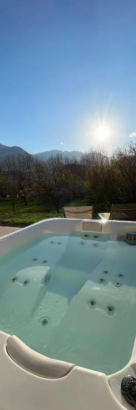 "Le Cottage" Appartements avec SPA privatif，位于尚普索地区圣博内的酒店