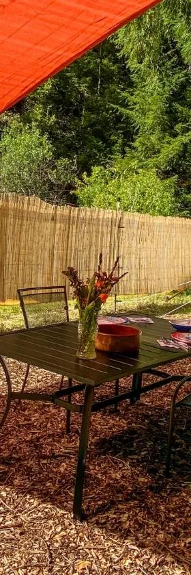 Glamping in the Redwoods with a hot tub!，位于加伯维尔的酒店