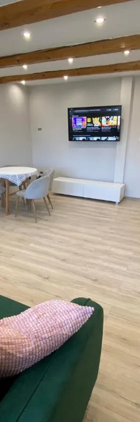 Apartament W46B Deluxe w Bielawie Góry Sowie，位于别拉瓦的酒店