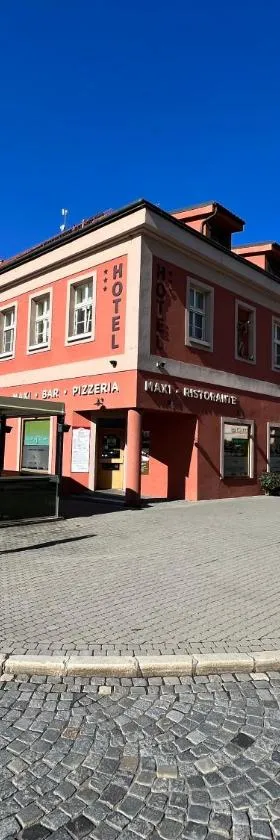 马克西酒店，位于乌赫尔堡的酒店
