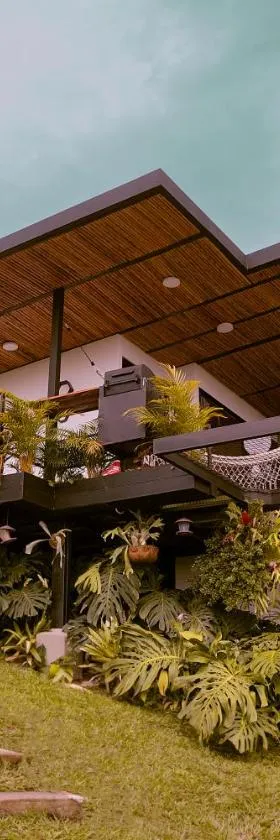 Verdes Hábitat Glamping，位于Palestina的酒店