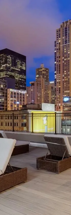 Best Western Chicago Downtown-River North，位于芝加哥的酒店