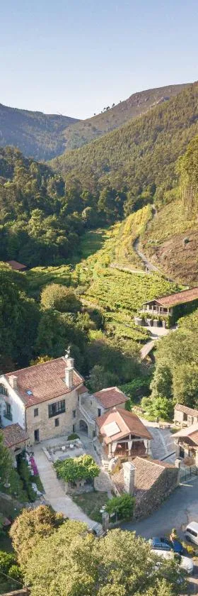 Entre Os Ríos - Casa Rural y Enoturismo，位于卡拉米尼亚尔镇的酒店